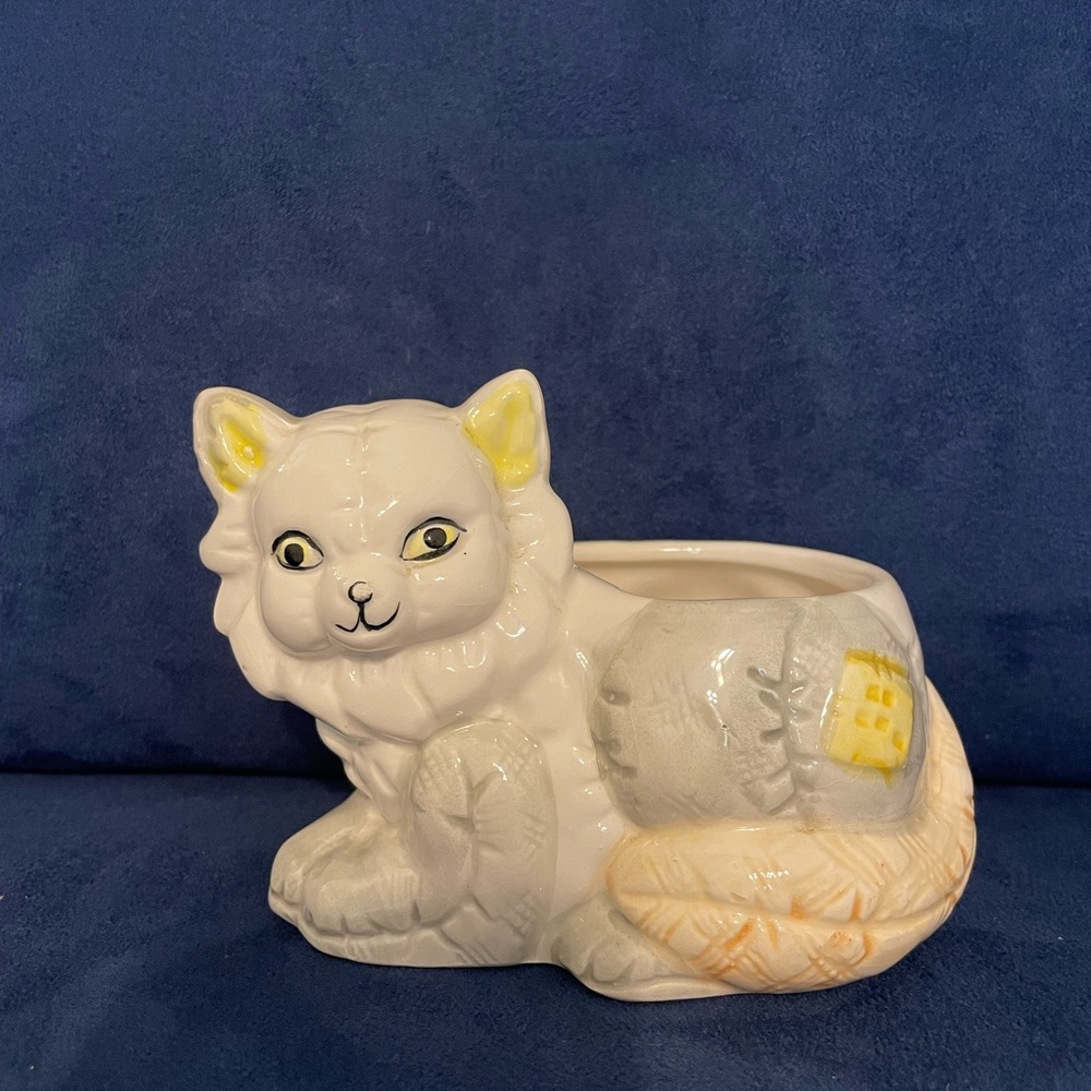 Vintage White Ceramic Cat Planter with Patchwork Pattern 5” wide x 4” tall